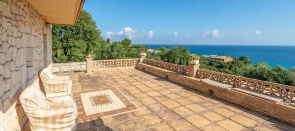 4 bedrooms Commercial property in Zakynthos, Greece No. 706 3