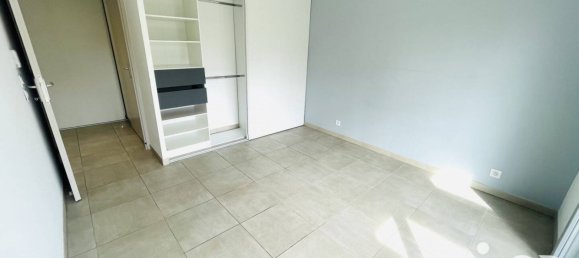 3 chambres Appartement à L'Isle-sur-la-Sorgue, France No. 355557 8
