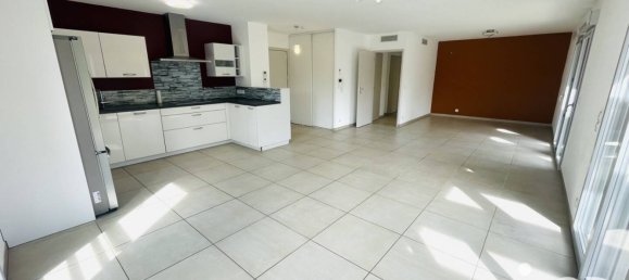 3 chambres Appartement à L'Isle-sur-la-Sorgue, France No. 355557 3