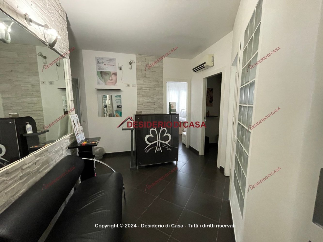 6 rooms Apartment in Carini, Italy No. 147576
