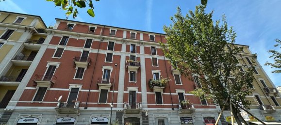 3 bedrooms Apartment in Milan, Italy No. 360743 5