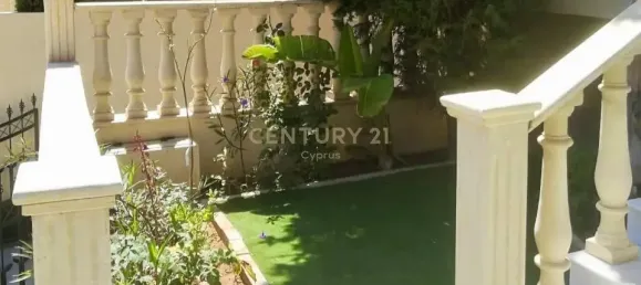 6 bedrooms Villa in Germasogeia, Cyprus No. 5530 2