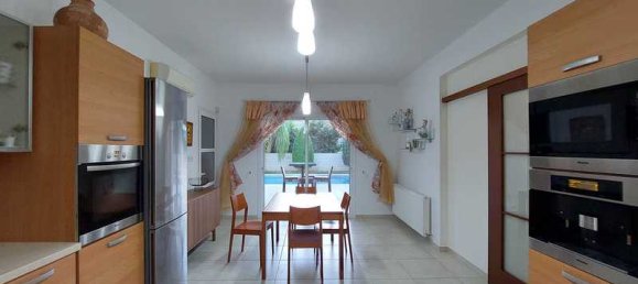 3 bedrooms Commercial property in Agios Tychonas, Cyprus No. 19539 5