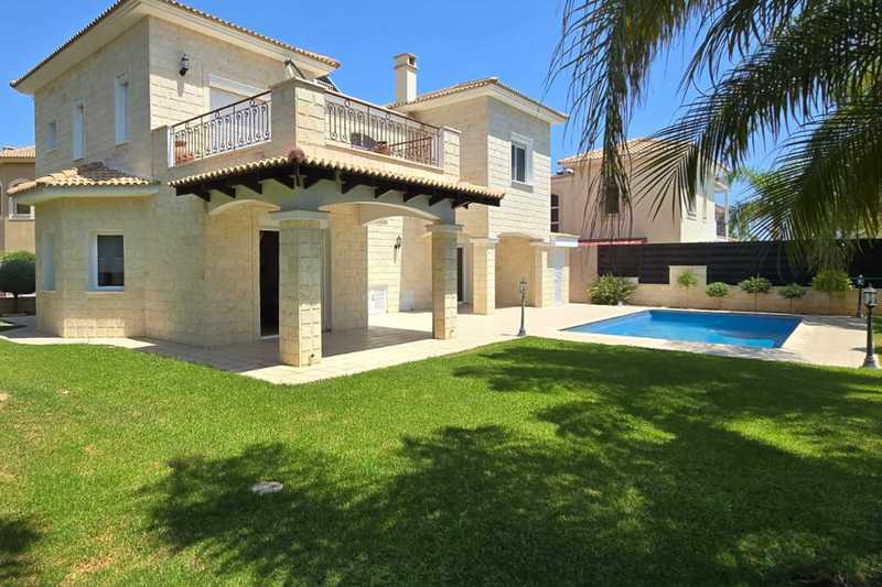 3 bedrooms Commercial property in Agios Tychonas, Cyprus No. 19539