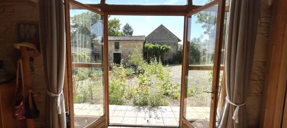 8 bedrooms Castles in Sauze-Vaussais, France No. 340926 5