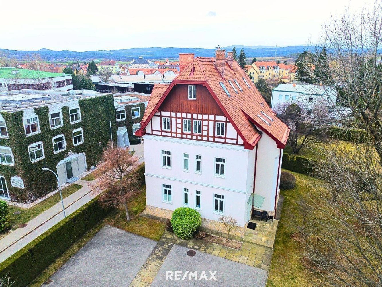 11غرفة فيلا في Neunkirchen, Austria رقم 129813