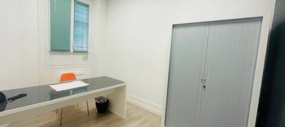 99m² Commercial property in Nanterre, France No. 322108 4