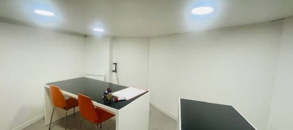 99m² Commercial property in Nanterre, France No. 322108 3