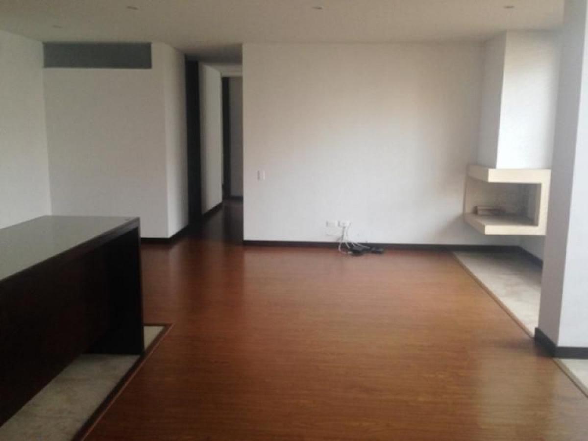 Casa de 3 dormitorios en Bogotá, Colombia No. 11825