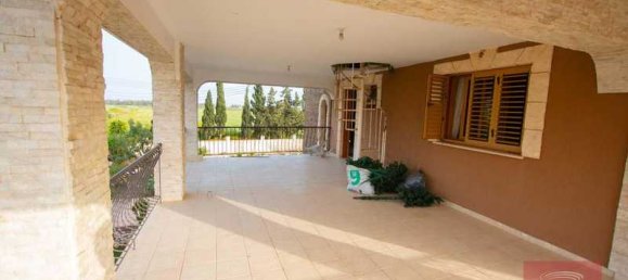 5 bedrooms Villa in Pervolia, Cyprus No. 20126 8