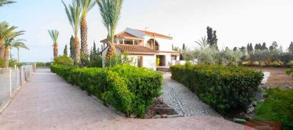 5 bedrooms Villa in Pervolia, Cyprus No. 20126 3