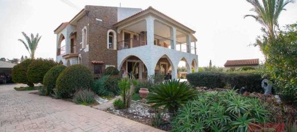 5 bedrooms Villa in Pervolia, Cyprus No. 20126 2