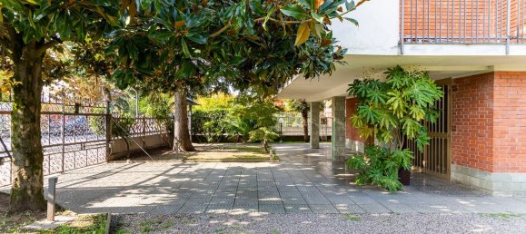 10-salle Villa à Bollate, Italy No. 20933 3