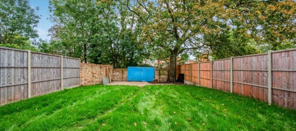 2 bedrooms Bungalow in Feltham, United Kingdom No. 9792 8