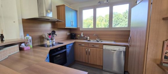 3 bedrooms House in Evreux, France No. 353681 3