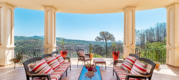 7 bedrooms House in Estepona, Spain No. 115750 3