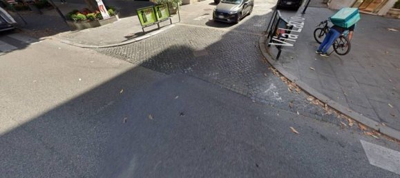 2 rooms Apartment in Rome, Italy No. 300723 3