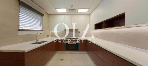 4 bedrooms Villa in Yas Island, UAE No. 17051 8