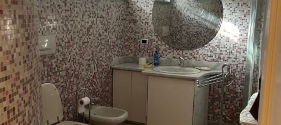 7 rooms Apartment in Erba, Italy No. 3927 17