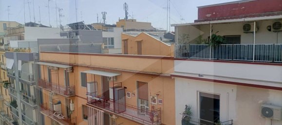Apartamento de 2 dormitorios en Bari, Italy No. 17225 12
