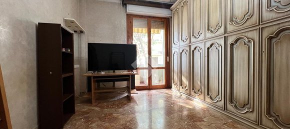 3 bedrooms Apartment in Florence, Italy No. 44990 15