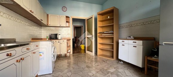 3 bedrooms Apartment in Florence, Italy No. 44990 7