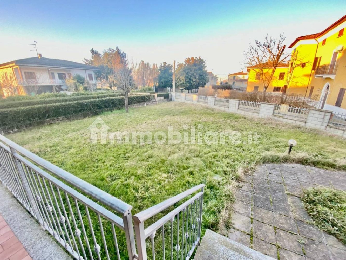 3 bedrooms Villa in Piacenza, Italy No. 156261