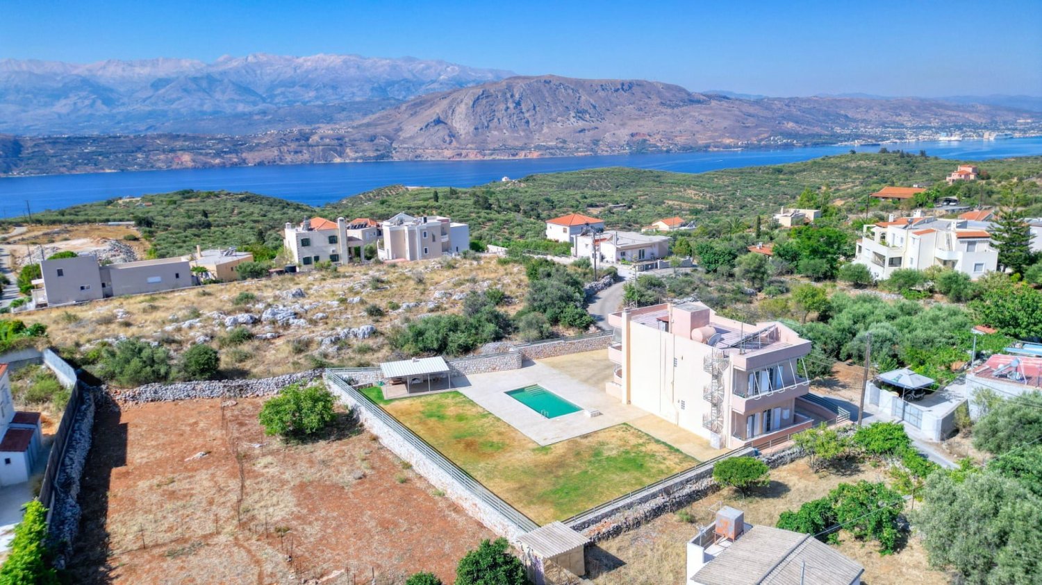 5 bedrooms Commercial property in Chania, Greece No. 8933