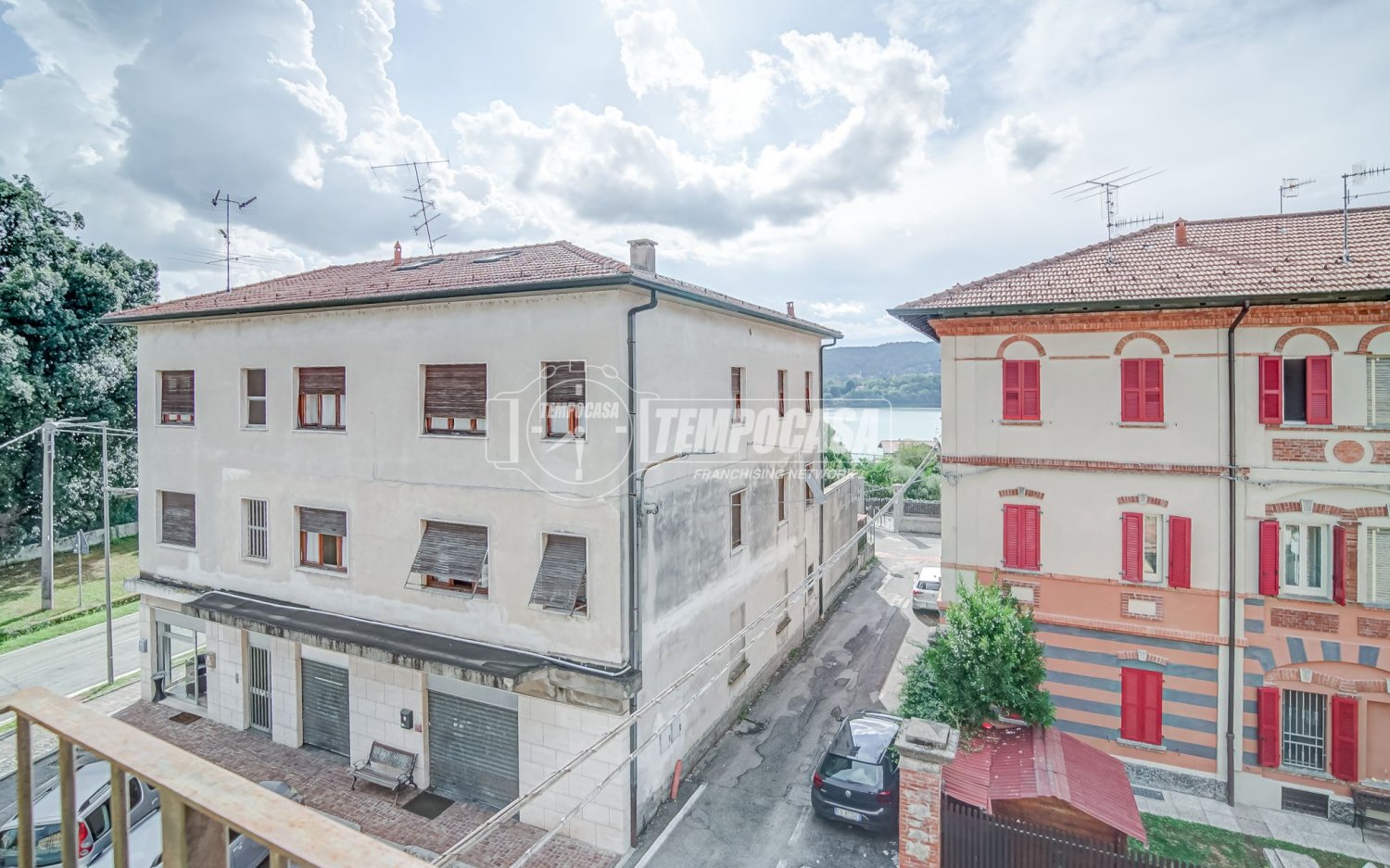 3 bedrooms Apartment in Varano Borghi, Italy No. 387062