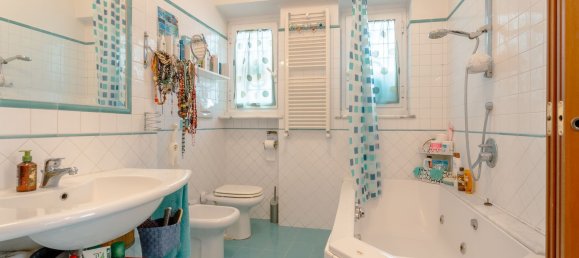 4 bedrooms Apartment in Rome, Italy No. 359806 21