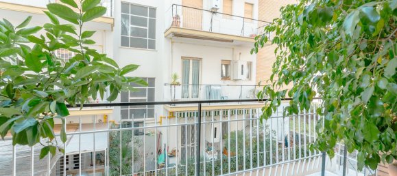 4 bedrooms Apartment in Rome, Italy No. 359806 10