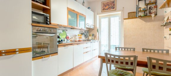 4 bedrooms Apartment in Rome, Italy No. 359806 6