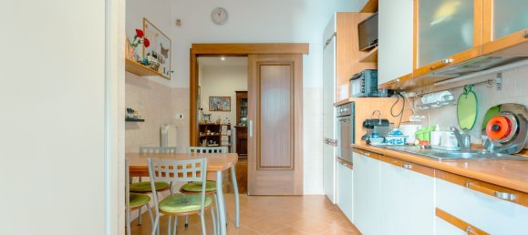 4 bedrooms Apartment in Rome, Italy No. 359806 8