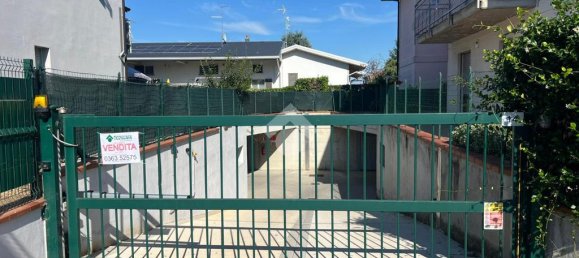 1 room Garage in Caravaggio, Italy No. 359988 11