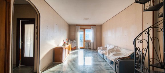 4غرفة منزل ذو طابقين في Venaria Reale, Italy رقم 136138 2