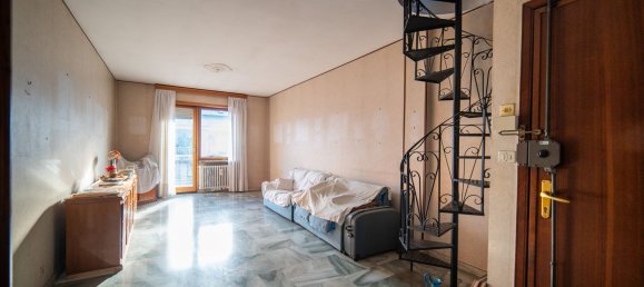 4غرفة منزل ذو طابقين في Venaria Reale, Italy رقم 136138 3