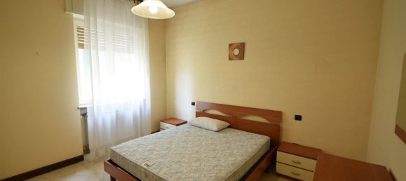 2-salle Appartement à Piacenza, Italy No. 258431 11