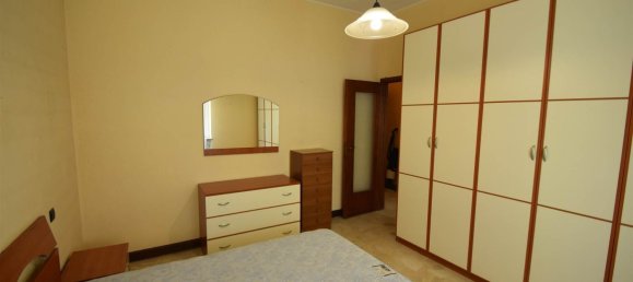 2-salle Appartement à Piacenza, Italy No. 258431 14