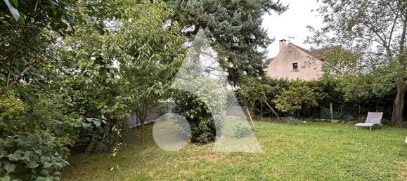 Casa de 4 dormitorios en Quincy-Voisins, France No. 285771 2