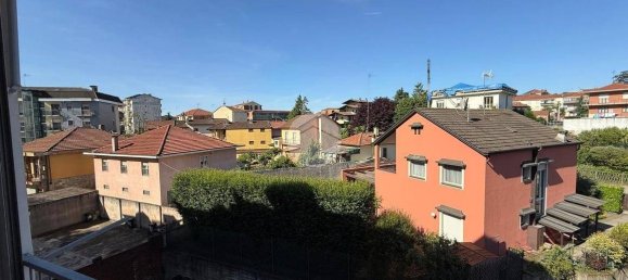 2 bedrooms Apartment in Chieri, Italy No. 259799 4