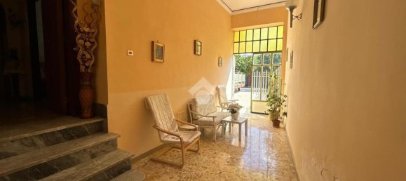 6 rooms Building in Naples, Italy No. 9137 6