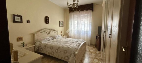 6 rooms Building in Naples, Italy No. 9137 5