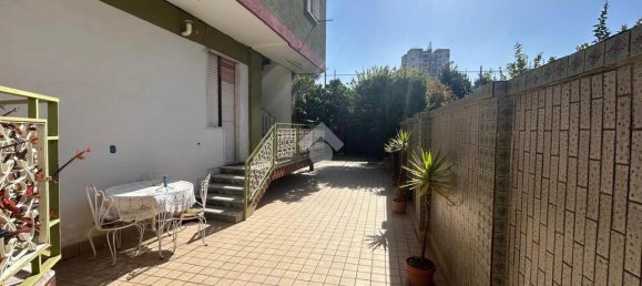 6 rooms Building in Naples, Italy No. 9137 9