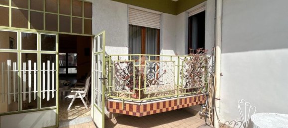 6 rooms Building in Naples, Italy No. 9137 8