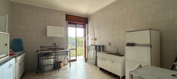 6 rooms Building in Naples, Italy No. 9137 14