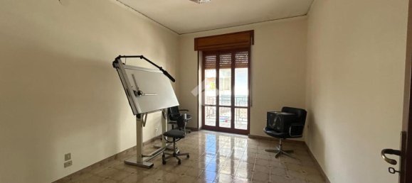 6 rooms Building in Naples, Italy No. 9137 7