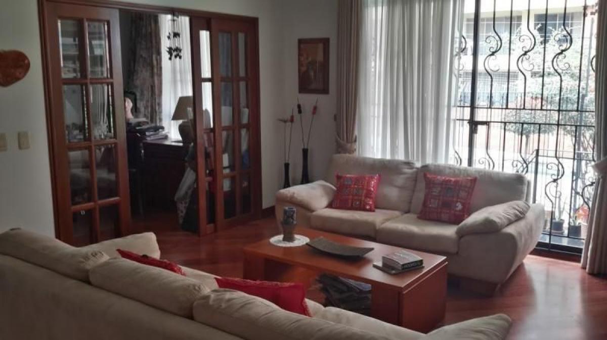 Дом с 4 спальнями в Богота, Колумбия № 12843