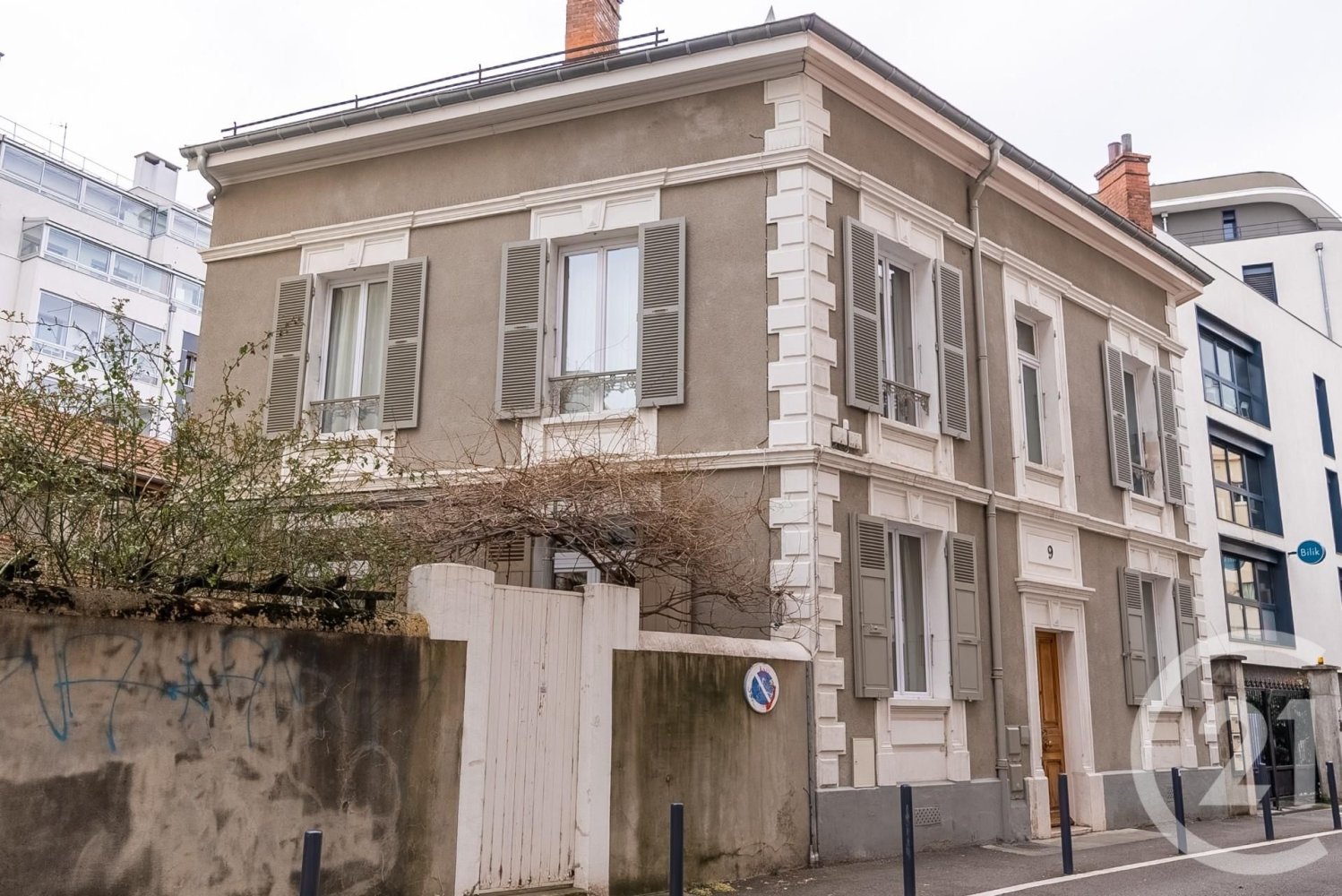 7 bedrooms House in Grenoble, France No. 206677