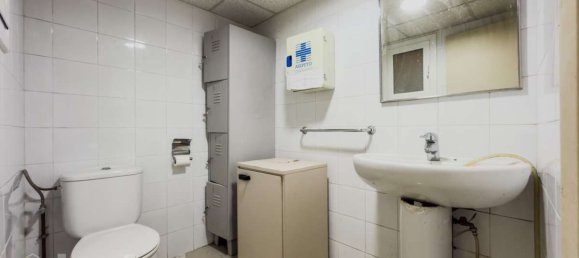 236m² Commercial property in Eixample, Spain No. 168575 17