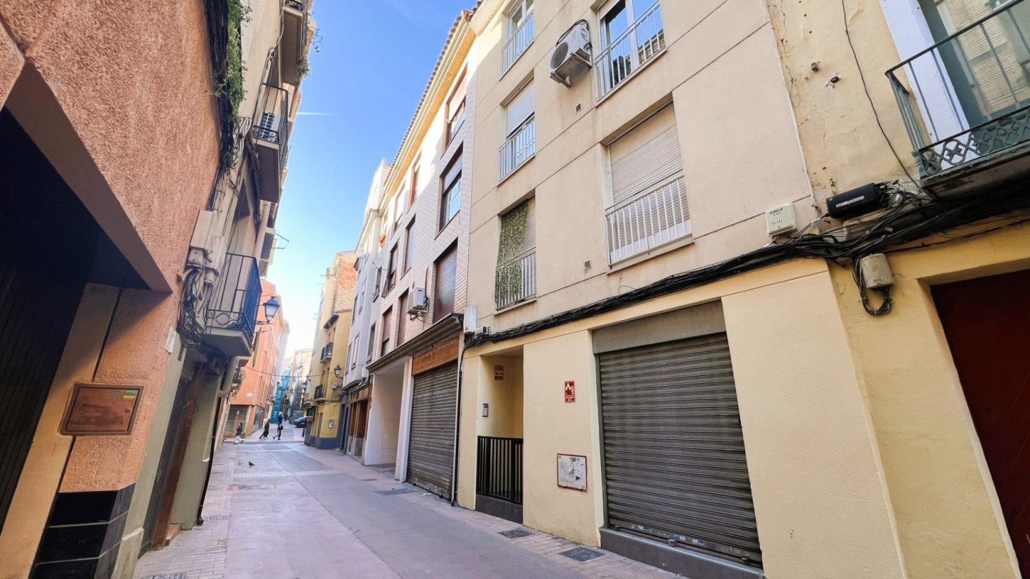 98m² Commercial property in Zaragoza, Spain No. 64475